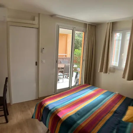 Giens T3, Air-conditioned, Ground Floor, Garden, Direct Access Apartament