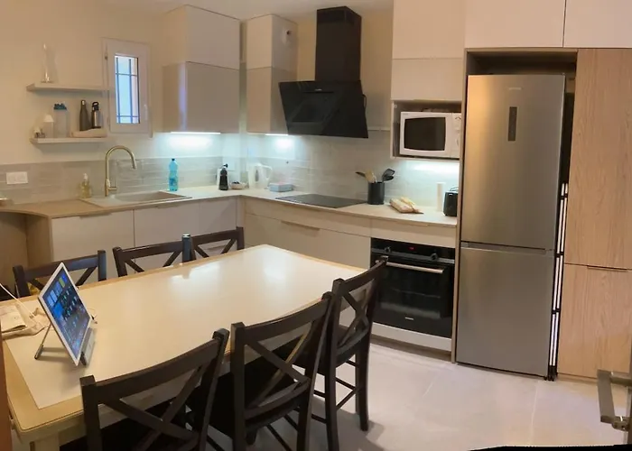 Giens T3, Air-conditioned, Ground Floor, Garden, Direct Access Apartament Hyères