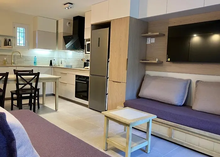 Giens T3, Air-conditioned, Ground Floor, Garden, Direct Access Apartament Hyères