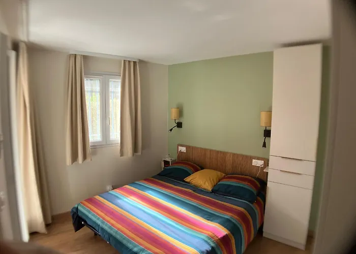 Apartament Giens T3, Air-conditioned, Ground Floor, Garden, Direct Access *