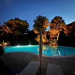 Giens T3, Air-conditioned, Ground Floor, Garden, Direct Access Apartment Hyeres