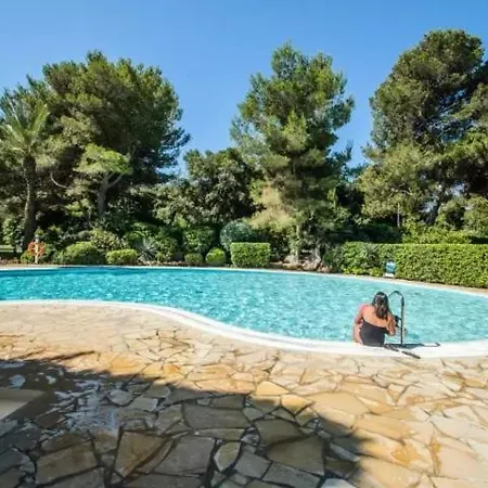 Giens T3, Air-conditioned, Ground Floor, Garden, Direct Access