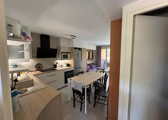 Giens T3, Air-conditioned, Ground Floor, Garden, Direct Access Lejlighed *