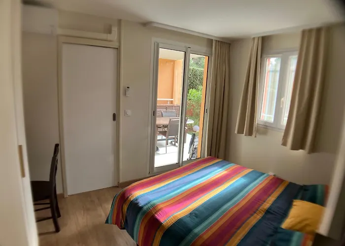 Giens T3, Air-conditioned, Ground Floor, Garden, Direct Access Lejlighed